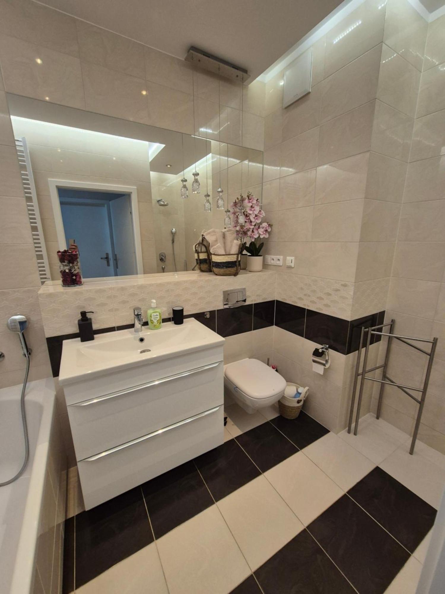 Big 21 Old Town Lux Apartment, Self Check-In 24H, Free Parking Poznan Exterior photo